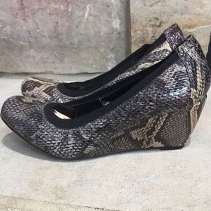 BCBG Paris Women's Wedges, 6.5, Black, Cream, Grey